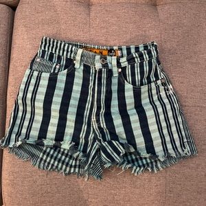 VINTAGE Levi checkered shorts. Teal and blue.
